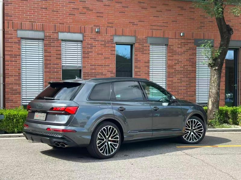 Audi SQ7, 2025 — фото 4 из 12