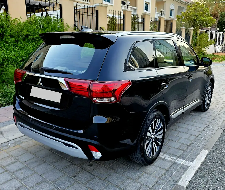 Mitsubishi Outlander, 2023 — фото 6 из 10