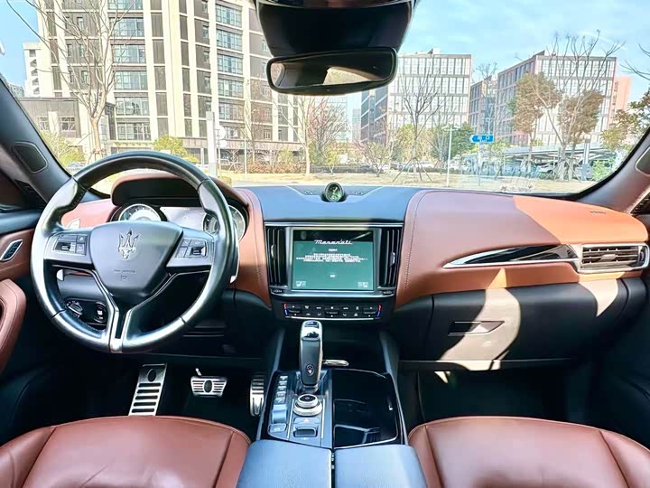 Maserati Levante, 2021 — фото 6 из 9