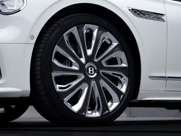 Bentley Flying Spur Hybrid, 2025 — фото 8 из 9