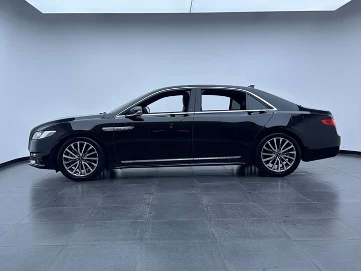 Lincoln Continental, 2023 — фото 7 из 9