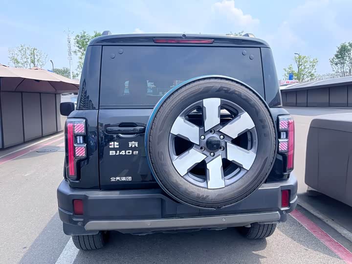 BAIC Beijing BJ40 Hybrid, 2025 — фото 7 из 9