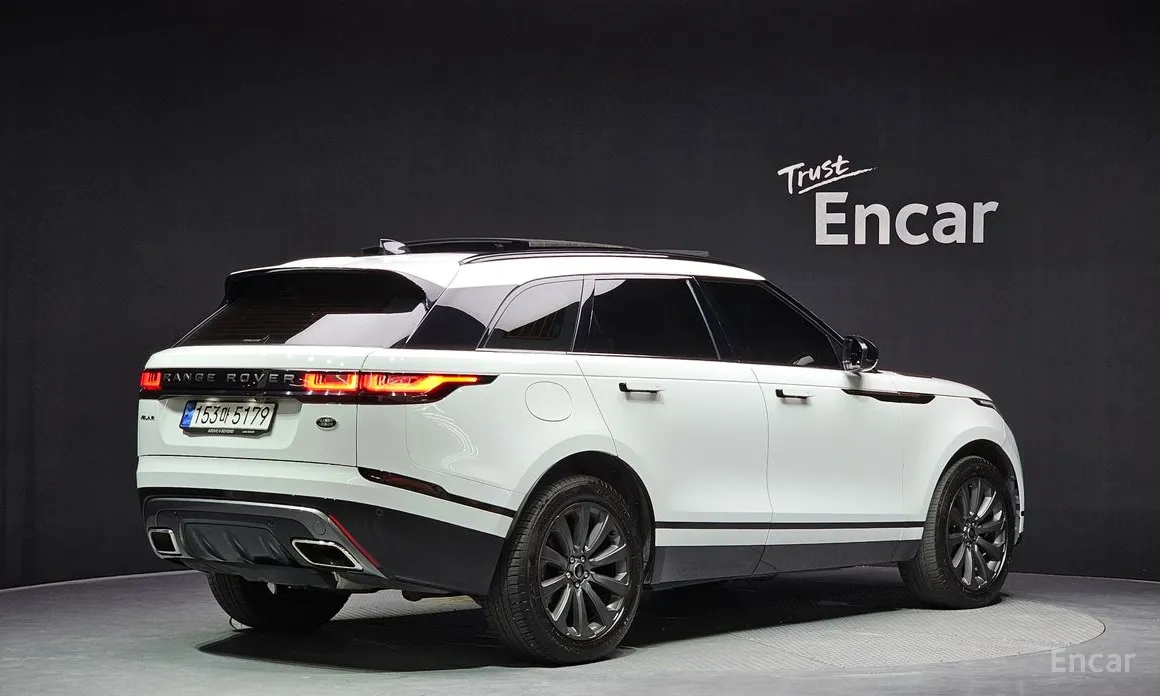 Land Rover Range Rover Velar, 2023 — фото 2 из 12