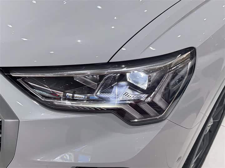 Audi Q3, 2023 — фото 7 из 9