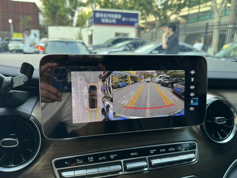 Mercedes-Benz V-Class, 2023 — фото 3 из 12