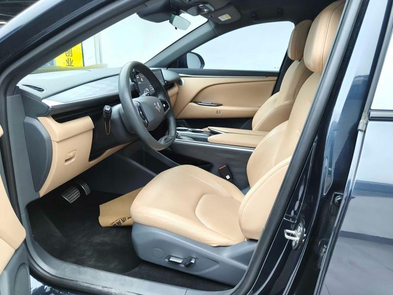 BAIC Arcfox Alpha T5, 2024 — фото 11 из 12
