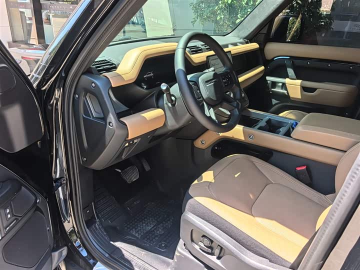 Land Rover Defender, 2025 — фото 4 из 9