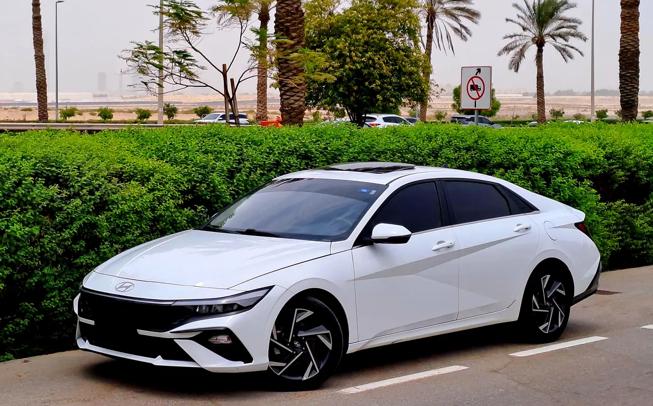 Hyundai Elantra, 2024