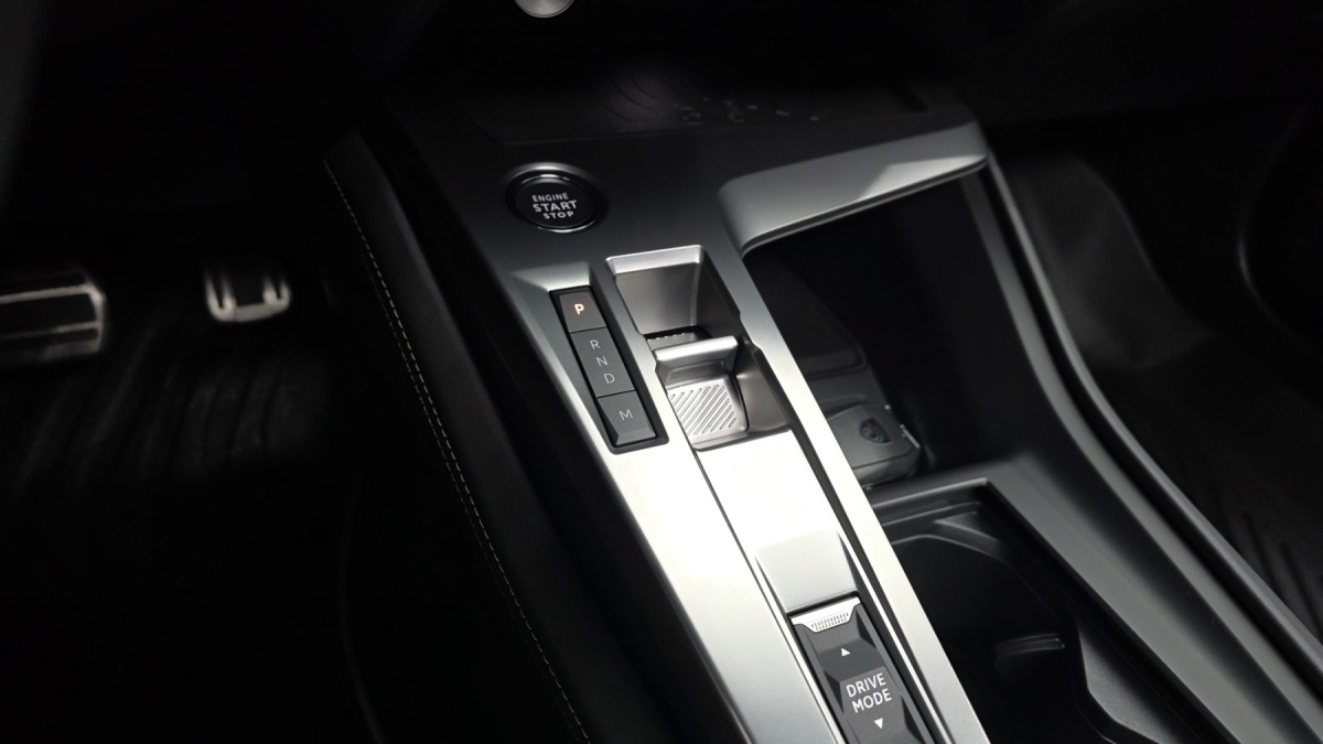 Peugeot 308, 2023 — фото 9 из 12