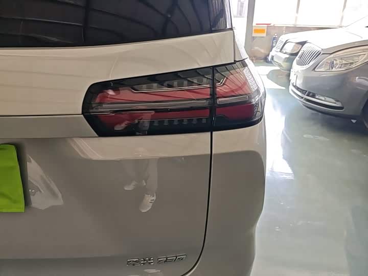 Wuling Starlight 730 Hybrid/EV, 2025 — фото 8 из 9