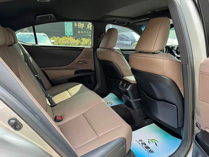 Lexus ES, 2023 — фото 9 из 9