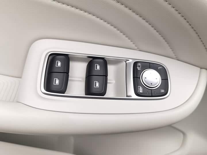 Roewe iMax 8 EV, 2026 — фото 9 из 9
