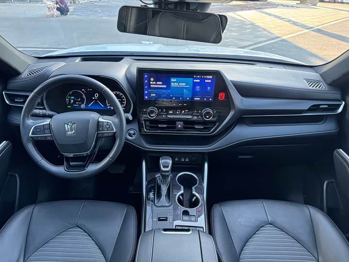 Toyota Crown Kluger, 2023 — фото 6 из 9