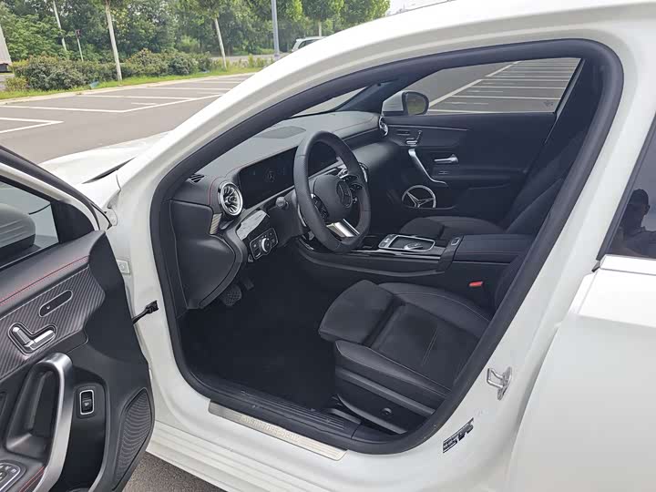Mercedes-Benz A-Class, 2024 — фото 4 из 9