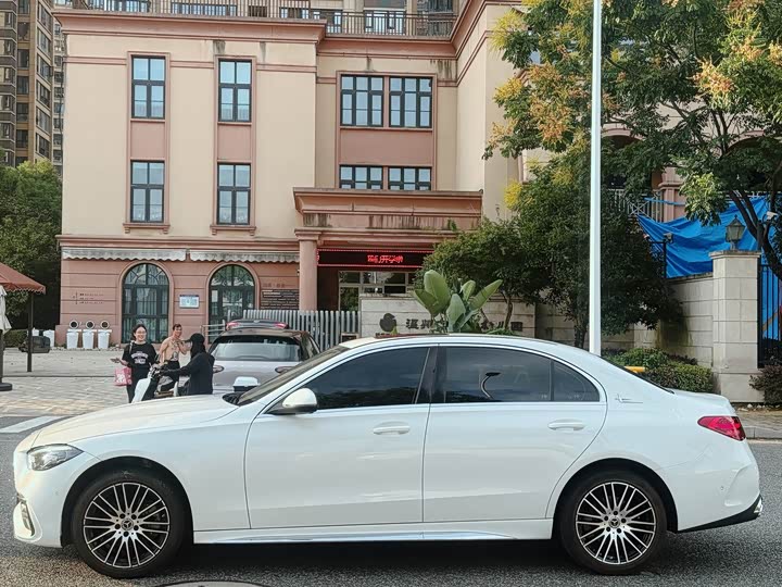 Mercedes-Benz C-Class, 2023 — фото 4 из 9