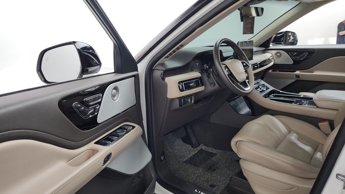Lincoln Aviator, 2023 — фото 9 из 12
