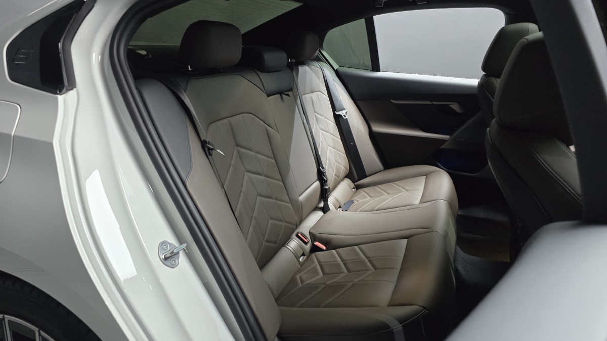 BMW 5 Series, 2024 — фото 10 из 12