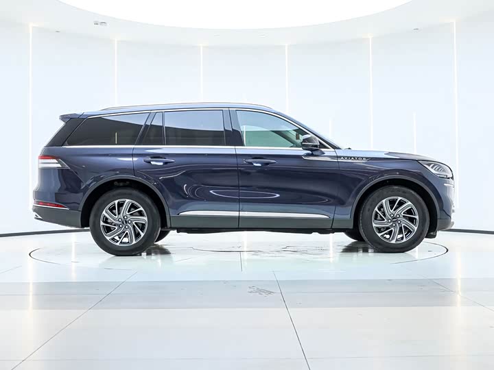 Lincoln Aviator, 2024 — фото 6 из 9