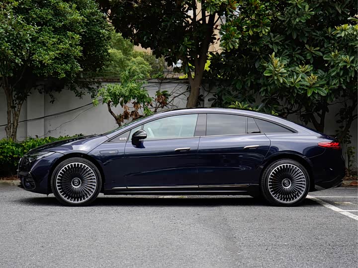 Mercedes-Benz EQS AMG, 2025 — фото 3 из 9