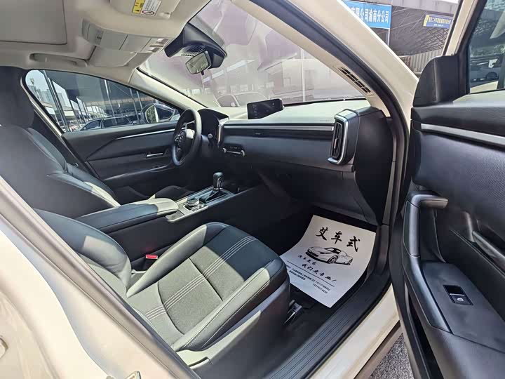Mazda CX-50, 2023 — фото 7 из 9