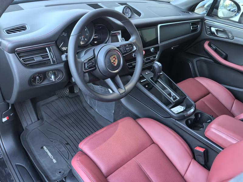 Porsche Macan, 2024 — фото 6 из 9