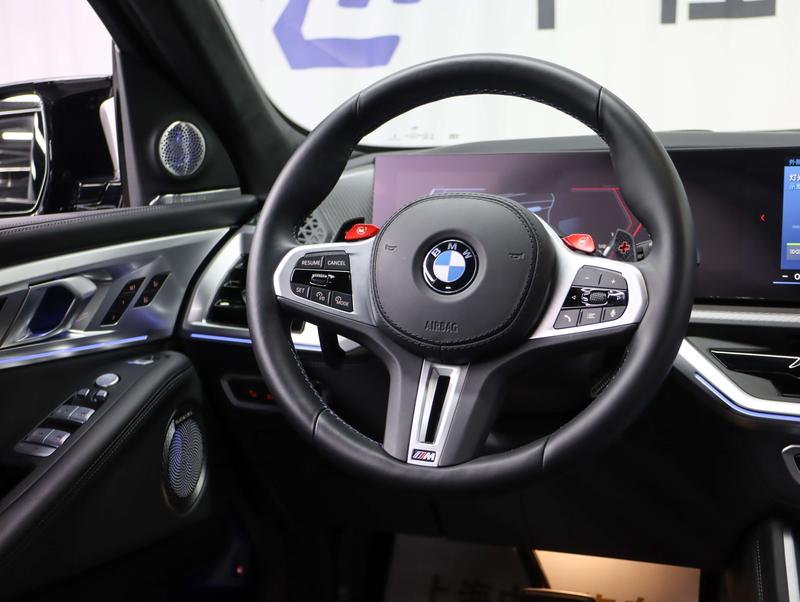 BMW XM, 2024 — фото 8 из 12