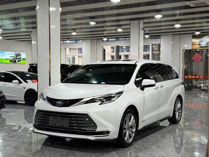 Toyota Sienna, 2023 — купить в Орле под ключ