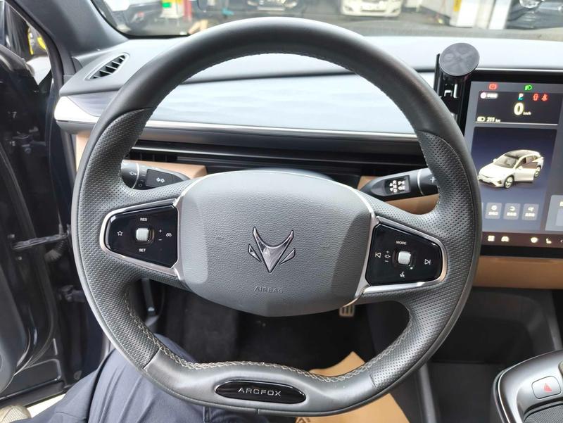 BAIC Arcfox Alpha T5, 2024 — фото 9 из 12