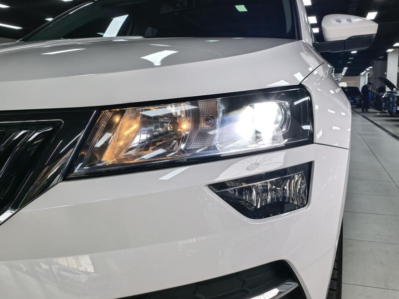 Skoda Karoq, 2022 — фото 8 из 12
