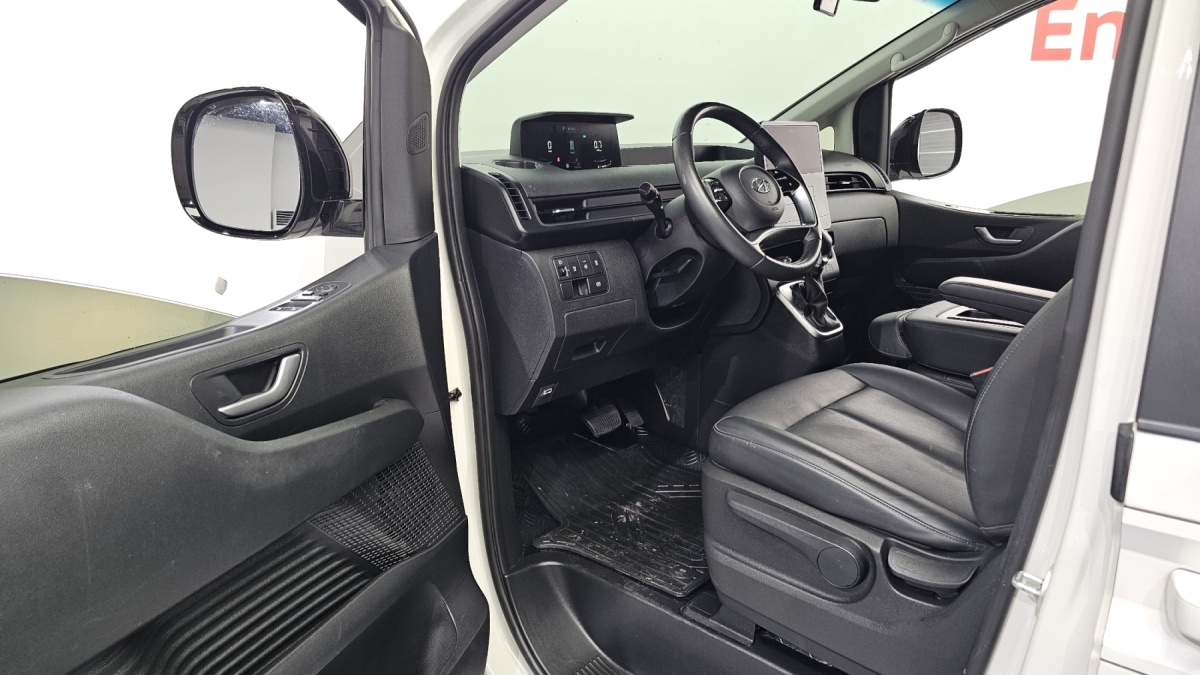 Hyundai Staria, 2023 — фото 9 из 12