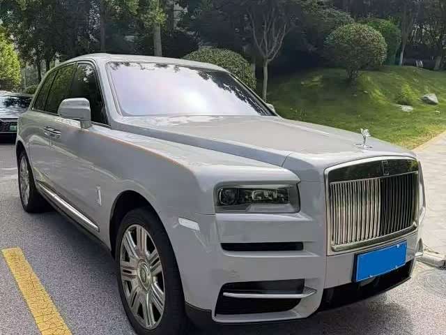 Rolls-Royce Cullinan, 2022 — фото 2 из 9