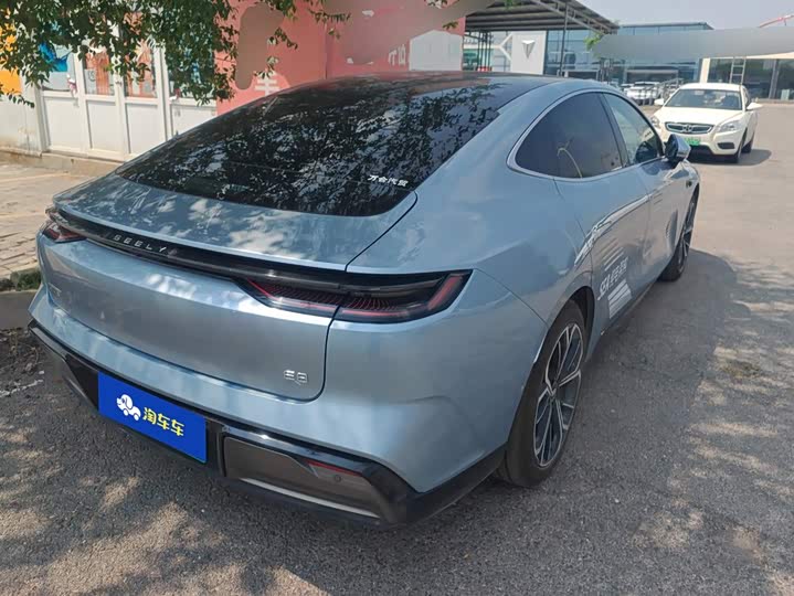 Geely Galaxy E8, 2025 — фото 3 из 9