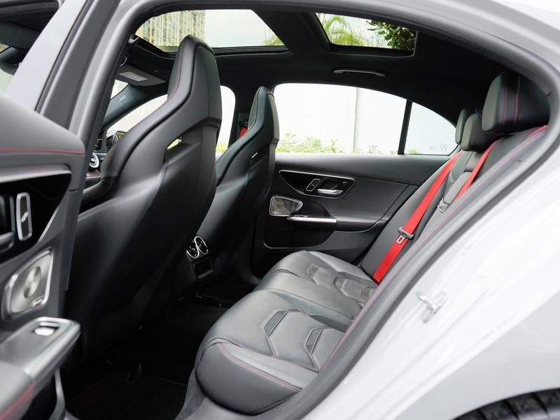 Mercedes-Benz C-Class AMG Hybrid, 2024 — фото 12 из 12