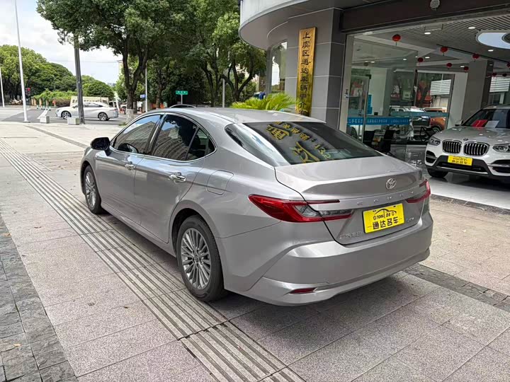 Toyota Camry, 2025 — фото 5 из 9