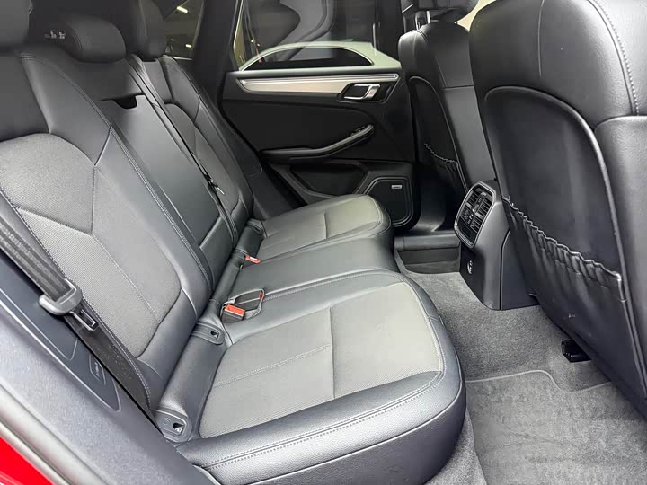 Porsche Macan, 2022 — фото 5 из 9