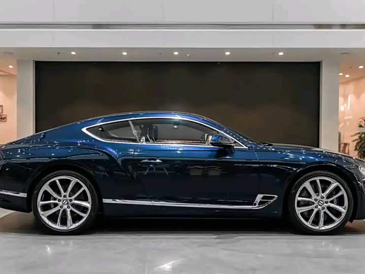 Bentley Continental GT, 2024 — фото 3 из 9