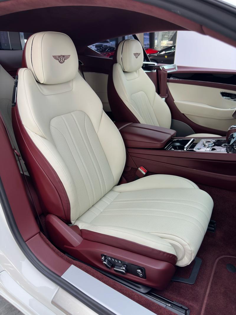 Bentley Continental GT, 2024 — фото 11 из 12