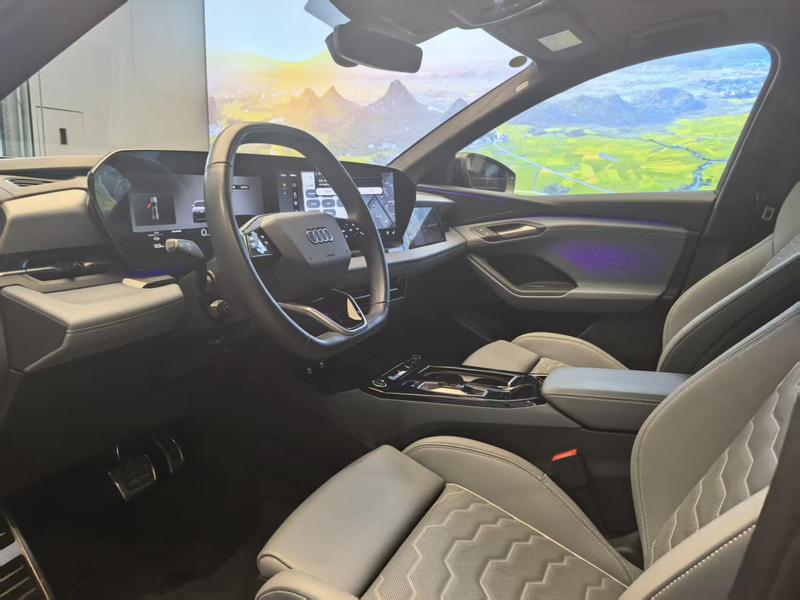 Audi Q6L e-tron, 2025 — фото 9 из 12