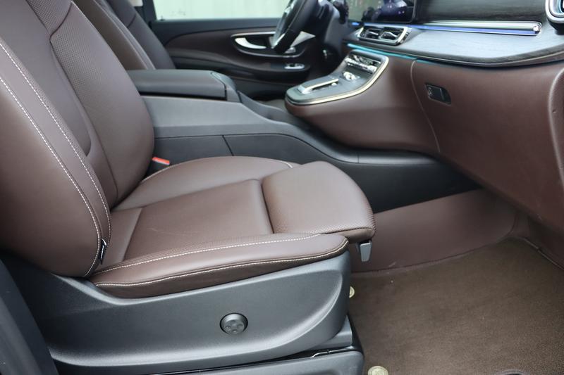 Mercedes-Benz V-Class, 2025 — фото 12 из 12