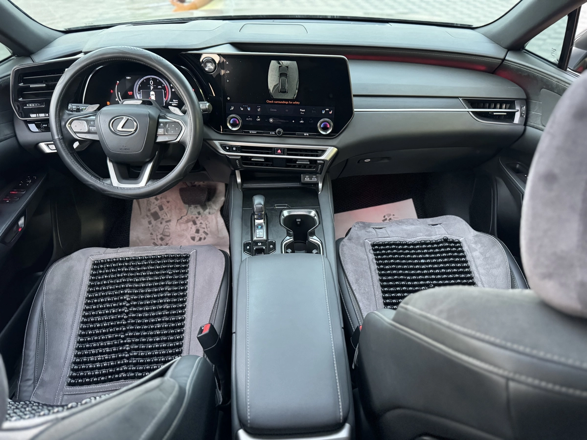 Lexus RX, 2024 — фото 7 из 9
