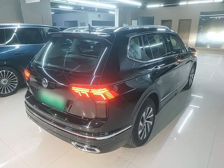 Volkswagen Tiguan L Hybrid, 2022 — фото 7 из 9