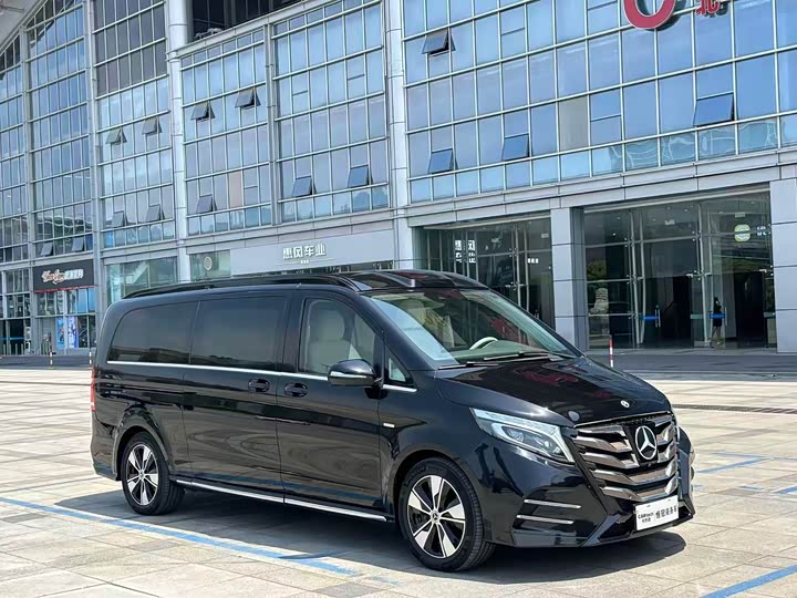 Mercedes-Benz V-Class, 2022 — фото 3 из 9