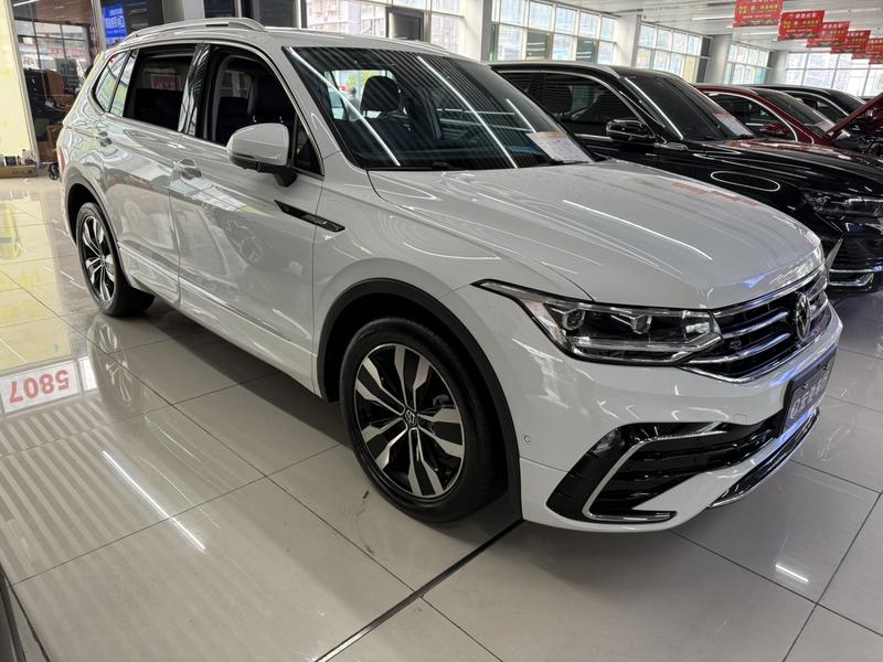 Volkswagen Tiguan L Pro, 2024 — фото 2 из 10