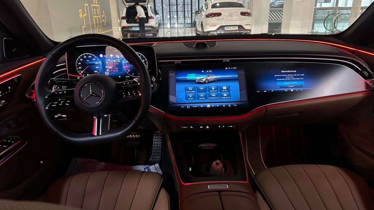 Mercedes-Benz E-Class, 2024 — фото 6 из 12