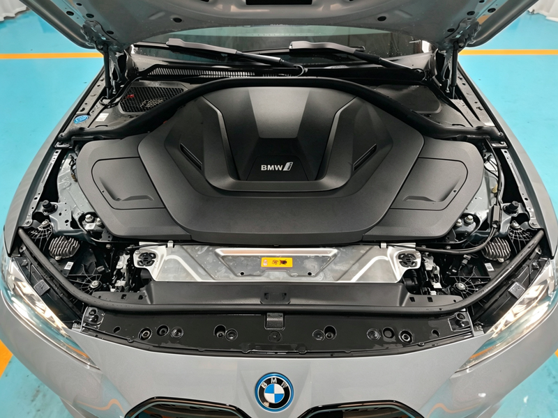 BMW i4, 2024 — фото 12 из 12