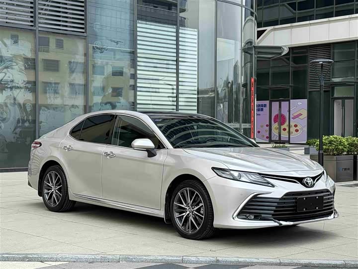 Toyota Camry, 2023 — фото 3 из 9