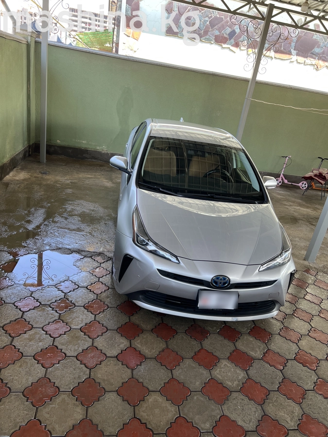 Toyota Prius, 2021 — фото 2 из 12