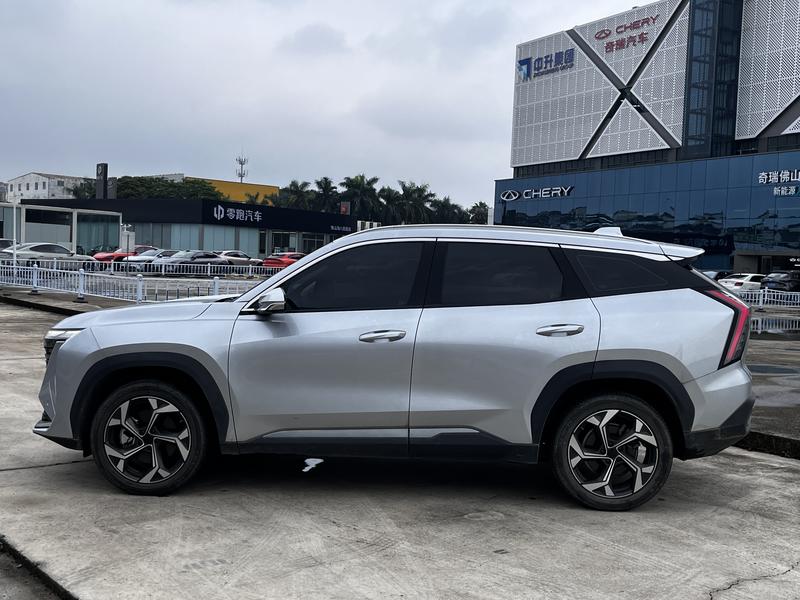 Geely Atlas L, 2024 — фото 4 из 12