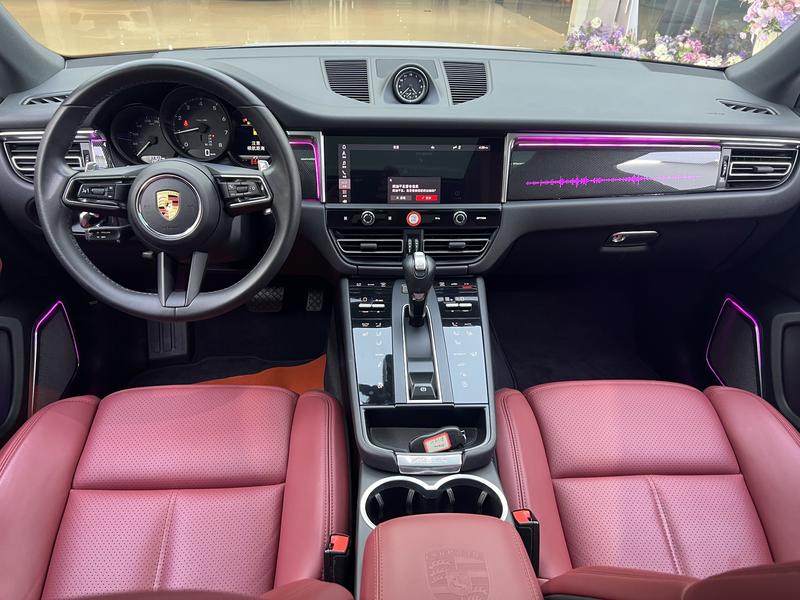 Porsche Macan, 2023 — фото 10 из 12