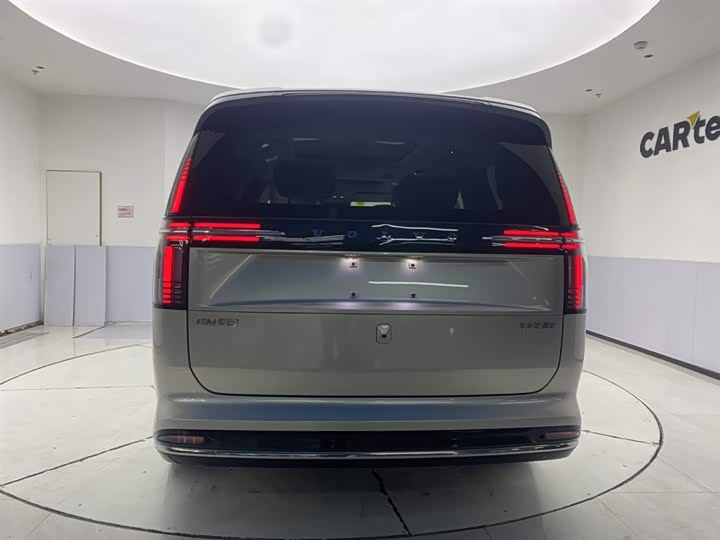 Volvo EM90, 2024 — фото 6 из 9